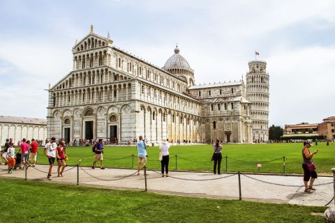 Entrada reservada a la torre inclinada de Pisa y catedral
