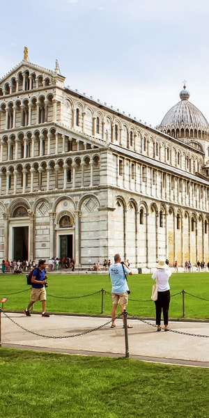 Entrada Reservada A La Torre Inclinada De Pisa Y A La Catedral