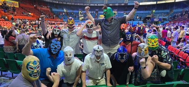 Lucha Libre Experience and Mezcal Tasting in Mexico City