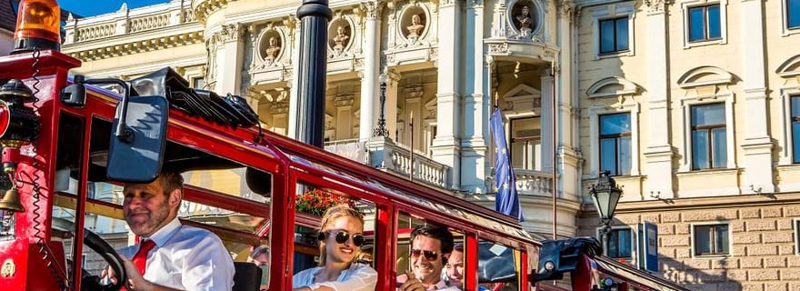 Bratislava: tour panoramico in auto d'epoca