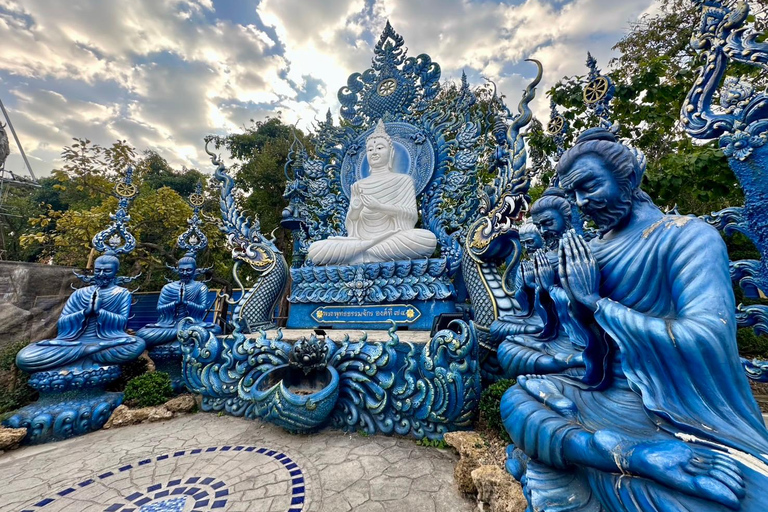 Chiangrai : Half Day Tour 3 Famous Temples / (Private tour)