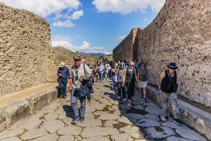 Von Rom aus: Pompeji Tagestour mit Guide oder nur Ticket Option