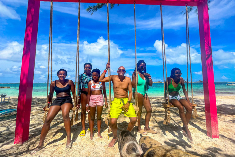 Nassau: Pigs Beach Trip by Boat with Swimming and Feeding