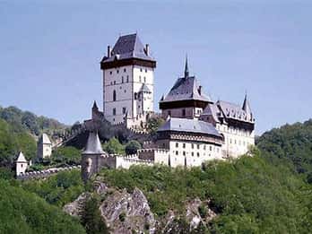 Prag: Tour – Kristallglas und Burg Karlštejn Prag: Tour – Kristallglas und Burg Karlštejn