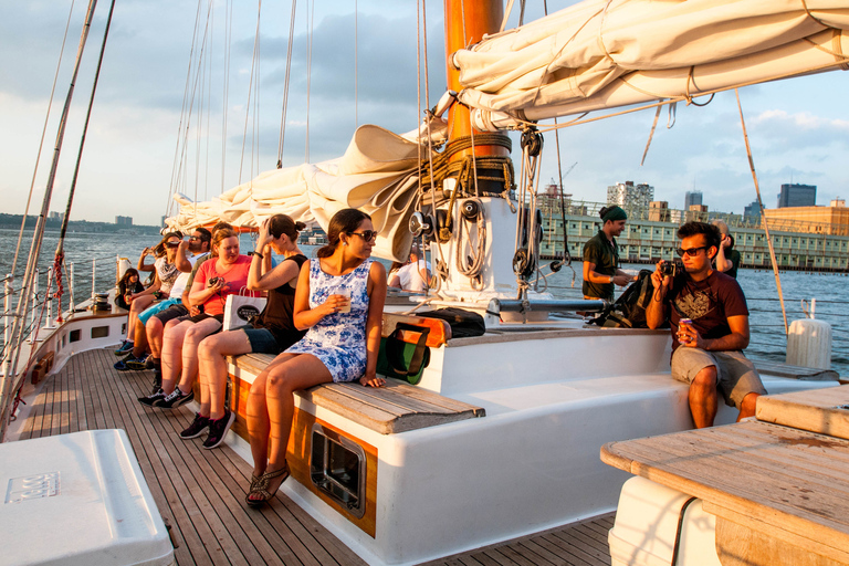 New York City: Sunset Sail aan boord van een schoener