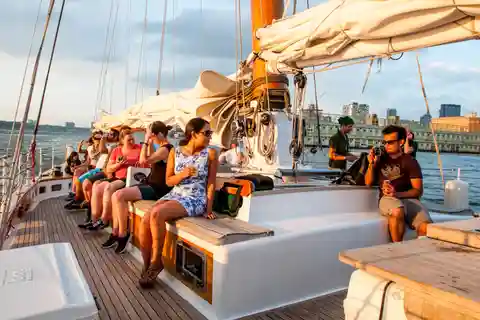New York City: Solnedgangssejlads ombord på en skonnert
