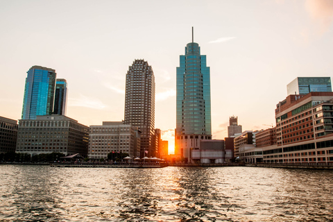 New York: crociera al tramonto a bordo dello SchoonerVela al tramonto di 2 ore