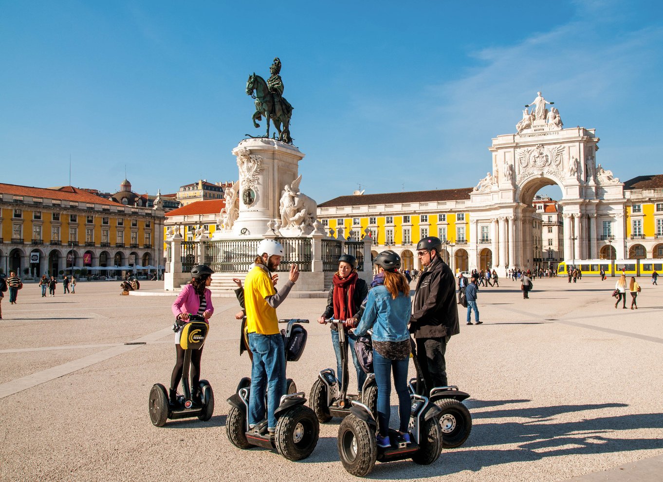 Lissabon: Segway-tur med mad i Alfama og den gamle bydel i Lissabon