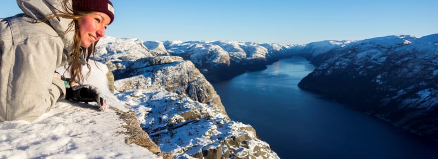 Croisière à Lysefjorden et randonnée guidée à Preikestolen - hiver