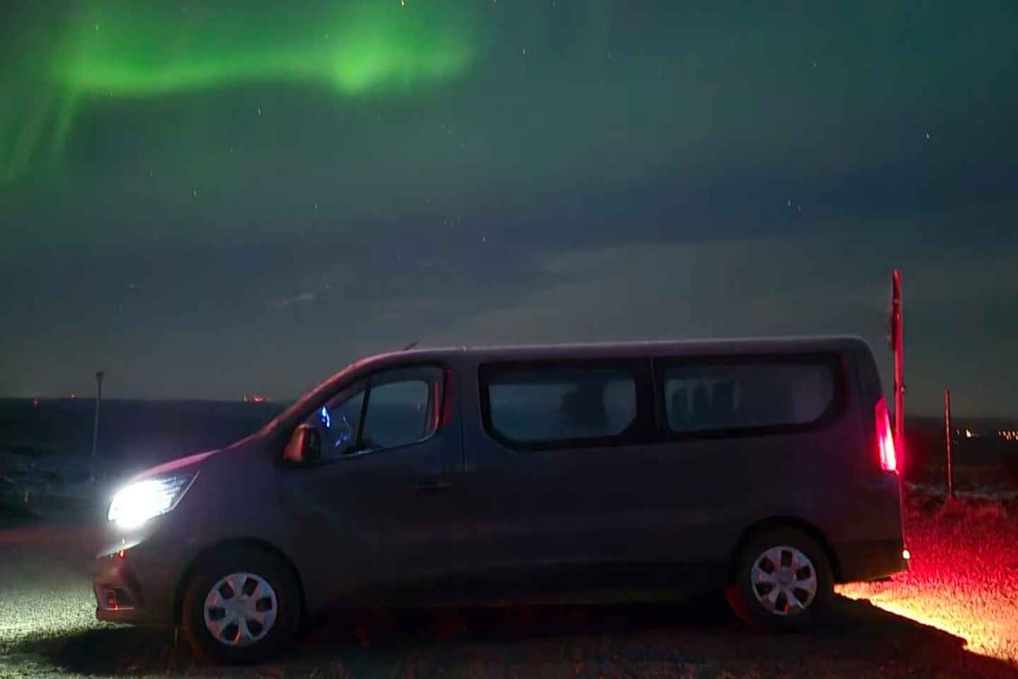 Levi, Lapponia: Tour in minivan dell'Aurora Boreale con bevande calde