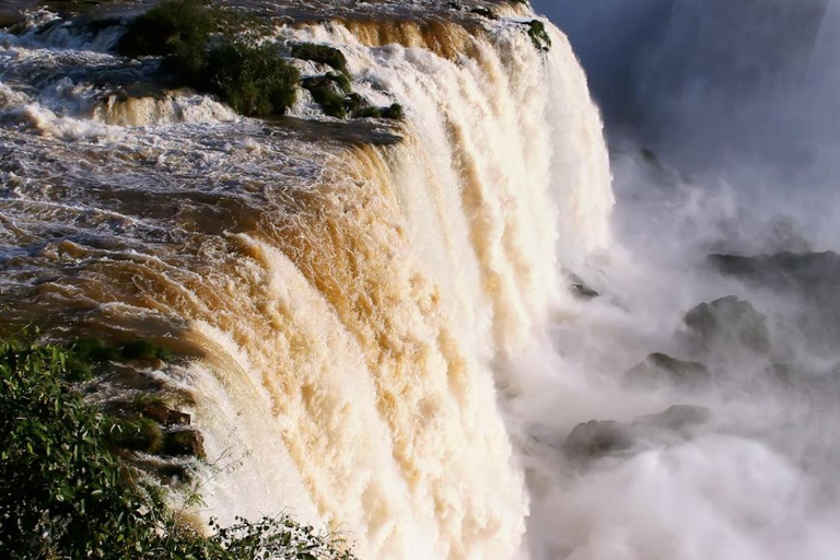 Victoria Falls: Round-Trip Transfer with Hotel Pickup