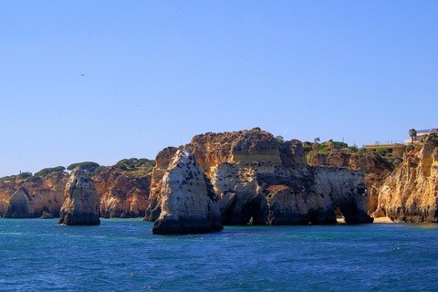 Portimão: Bootsfahrt mit dem Segelboot zu den Höhlen am Kap von Lagos