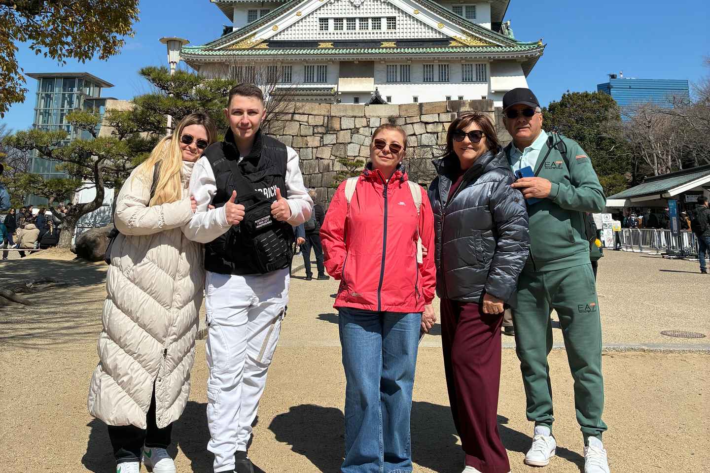 Osaka: Osaka Castle Walking Tour with Local Osaka Guide