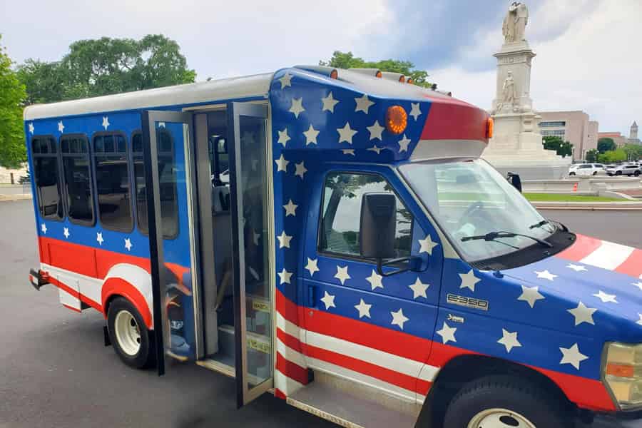 Washington, DC: Geführte Minibus-Tour zu Denkmälern in kleinen Gruppen. Foto: GetYourGuide Washington, DC: Geführte Minibus-Tour zu Denkmälern in kleinen Gruppen. Foto: GetYourGuide