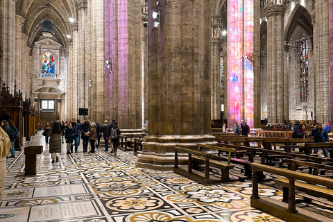 Milano: Guidad stadsrundtur med Duomo och valfri terrassSmågruppsresa med tillgång till terrass (hiss)