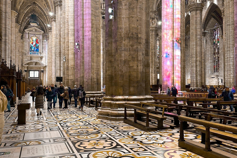 Milano: Guidad stadsrundtur med Duomo och valfri terrassSmågruppsresa med tillgång till terrass (hiss)