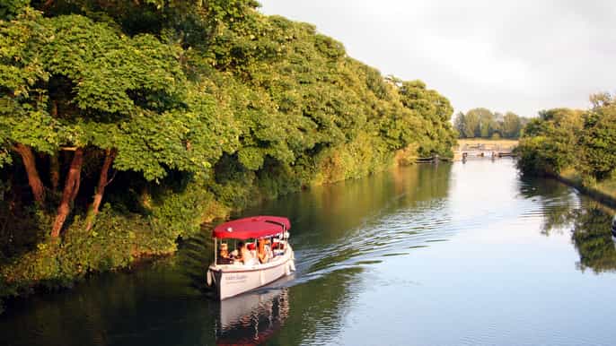 oxford scenic sightseeing cruise with gourmet picnic