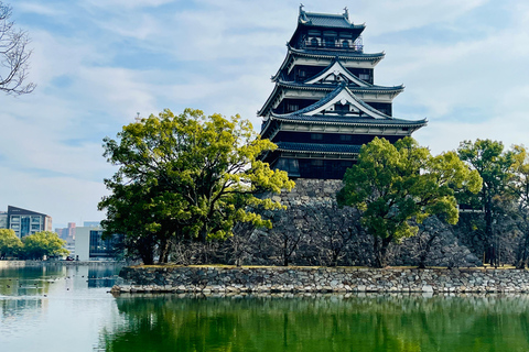 Hiroshima: Castle to Peace Park Private Experience
