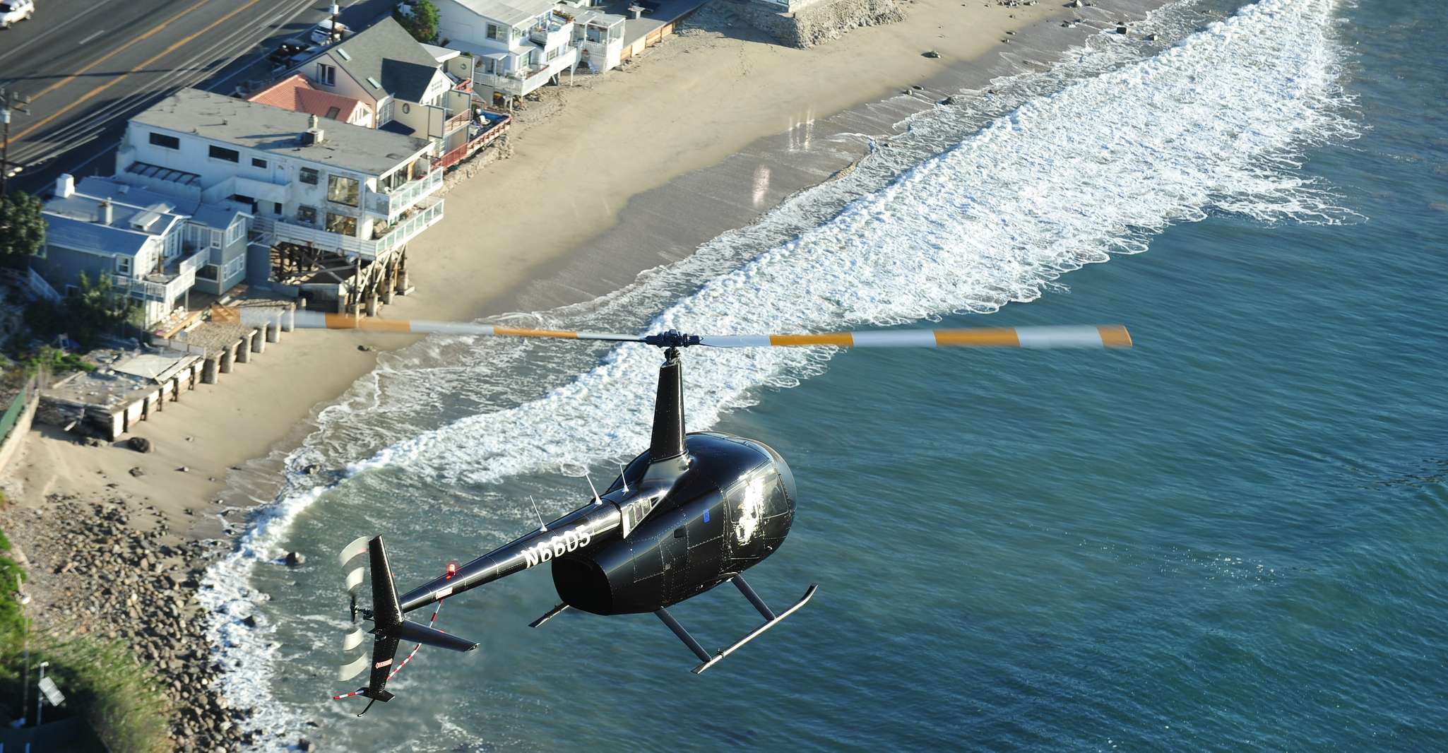 California Coastline & Hollywood Celebrity Helicopter Tour
