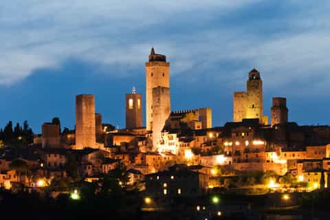 Siena & San Gimignano by Night: Tour with Dinner