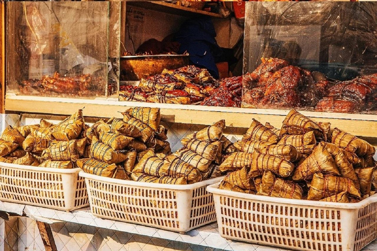 Shanghai: ZhuJiaJiao Water Town Private Tour with Shopping Shanghai: ZhuJiaJiao Water Town Private Tour with Pickup