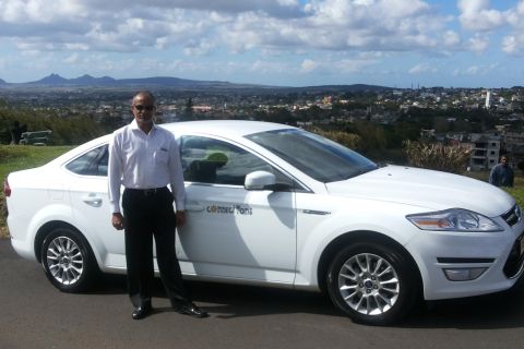Mauritius à La Car: Chauffeur-oppaan kanssa.