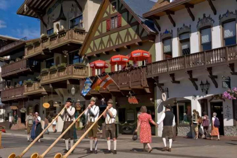 Seattle: Snoqualmie Falls and Leavenworth Day Trip