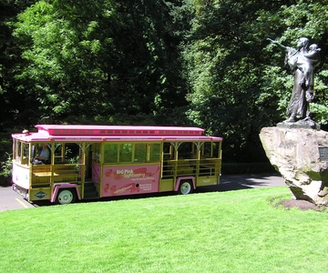 Portland, Oregon: Pink Trolley Hop-On Hop-Off Tour