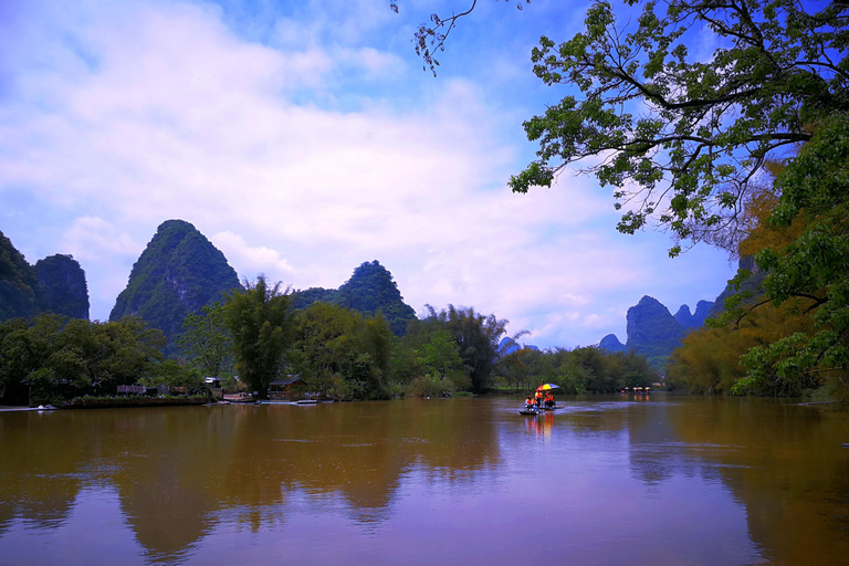 From Guilin: Reed Flute Cave, Xianggong Mountain & Show Tour