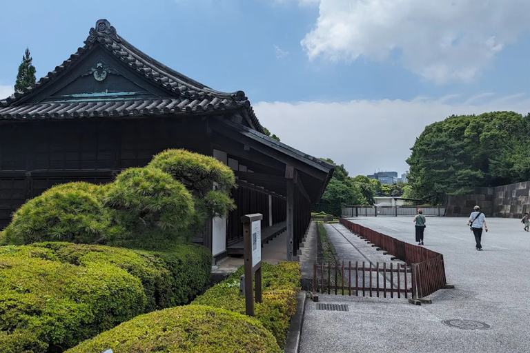 Tokyo: Imperial Palace, Tokyo Tower and Asakusa Temple Tour