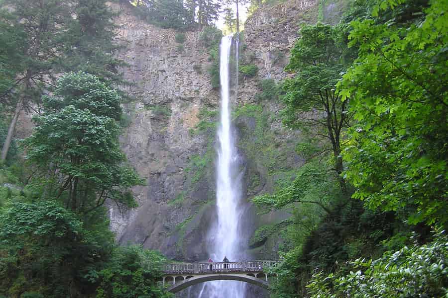 Ab Portland: Multnomah Falls und Columbia River Gorge. Foto: GetYourGuide