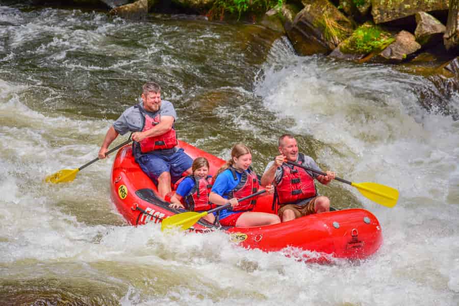 Selbstgeführte Wildwasser-Rafting-Tour auf dem Nantahala River. Foto: GetYourGuide Selbstgeführte Wildwasser-Rafting-Tour auf dem Nantahala River. Foto: GetYourGuide