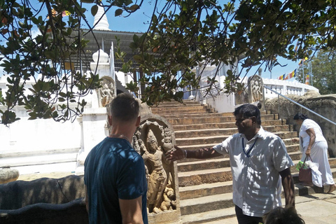 3. Anuradhapura Antigua ciudad Visita guiada de un día desde Kandy