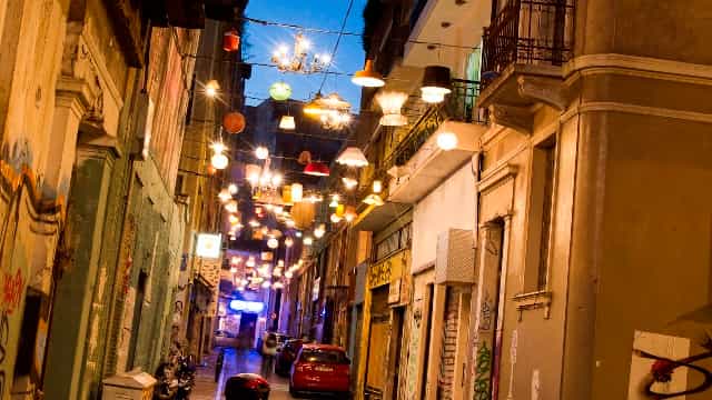 tour in bici elettrica e degustazione di prodotti alimentari nel centro storico di atene