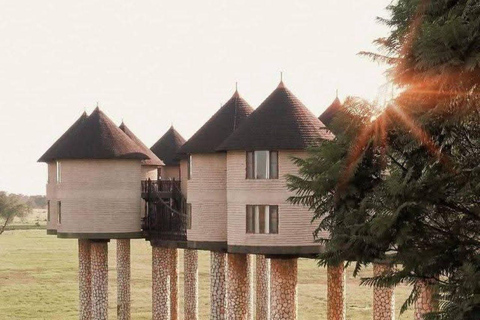 Mombasa/Diani: Taita Hills 2-Day Safari with Meals & Pickup