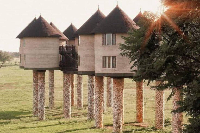 Mombasa/Diani: Taita Hills 2-Day Safari with Meals & Pickup