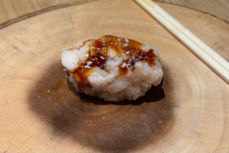 Osaka: Sushi Making and Omakase Sushi Tasting Experience