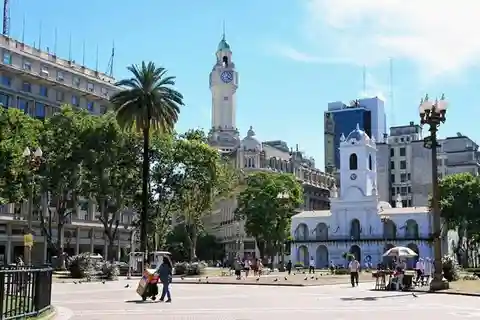 5hs Small Group City Tour of Buenos Aires with Street Food