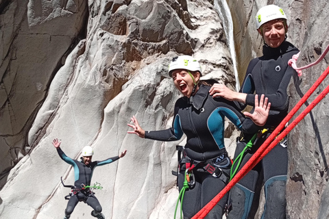 Fleurs Jaunes - The island's iconic canyon