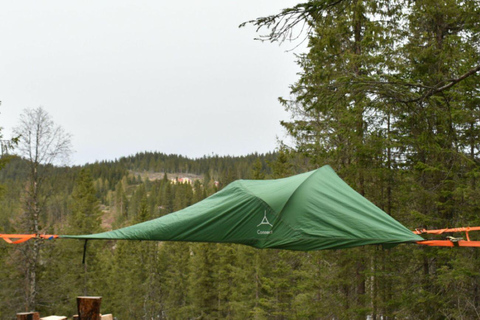 Nordmarka: Experiência de acampamento durante a noite em uma barraca Hover