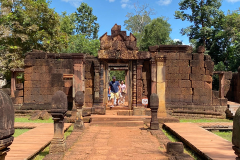 暹粒：Beng Mealea 和 Banteay Srei 寺庙之旅