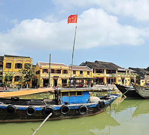 Cruises & boat tours