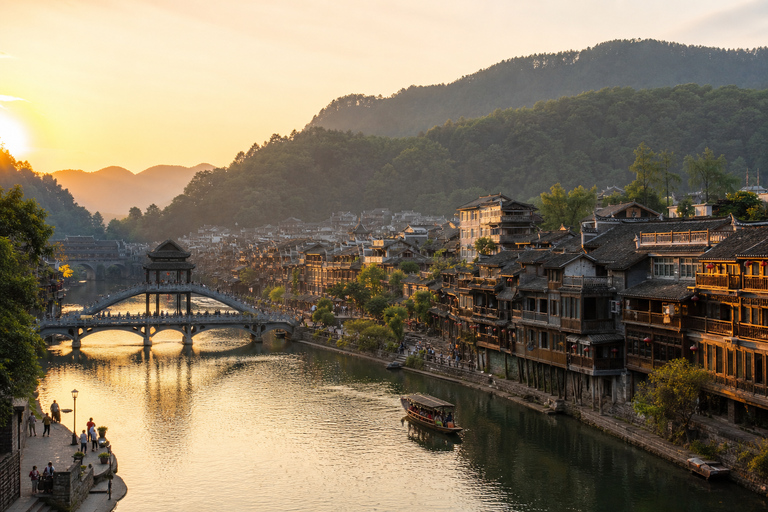 Zhangjiajie: Fenghuang Ancient Town Cruise Ticket & Transfer Tuo River Night Cruise E-Ticket
