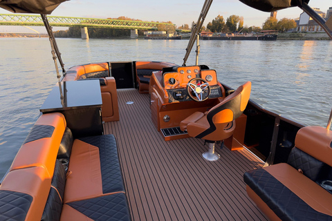 Bratislava: Private Danube River Cruise with Drinks