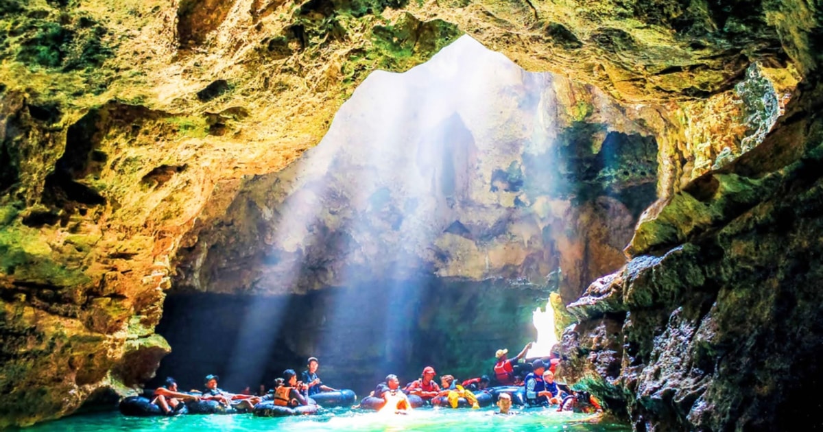 Yogyakarta: Excursión de un día a la Cueva de Jomblang y a la Cueva de ...