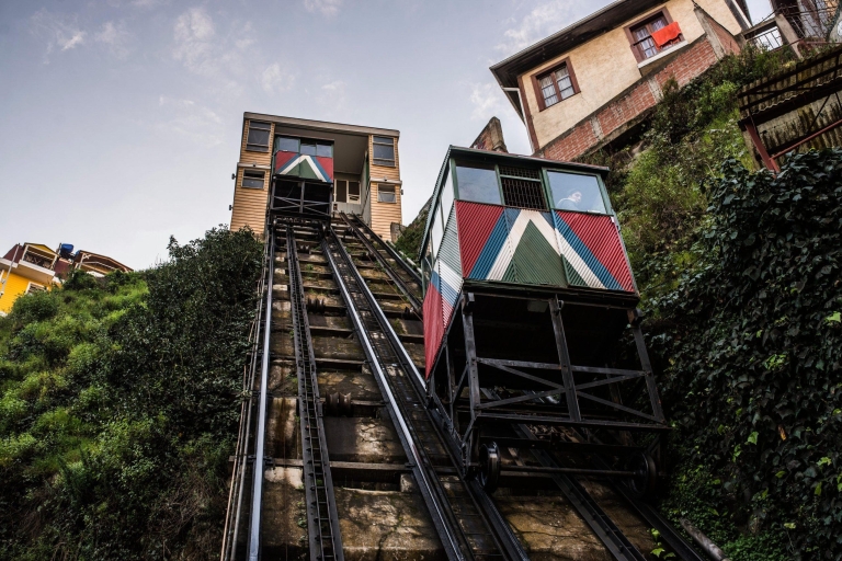 Valparaiso: Guided Walking Tour with Ascensor Rides