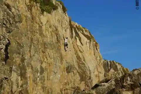 Cascais 3.5-Hour Rock Climbing Experience