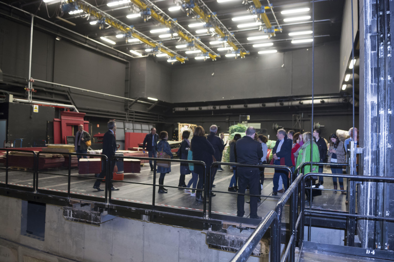 Valencia: Admission - Visit the Palau de Les Arts with a tour guide Valencia: Visit the Palau de Les Arts with an English tour guide