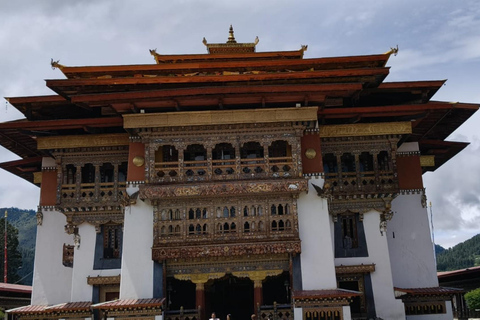 7-Days in Bhutan with River Rafting, Farm Lunch & Stone Bath