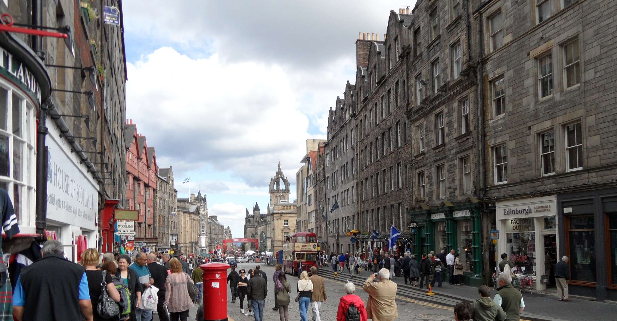 Edinburgh, Visita guiada privada a pie - Hizvo